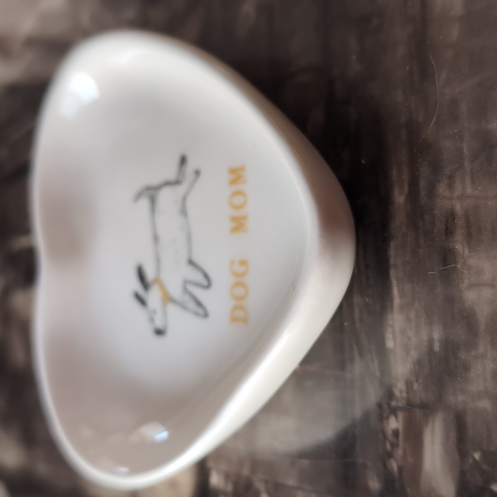 ❌SOLD❌Rae Dunn DOG MOM 🐕 Mini Heart Shaped Trinket Tray, Ceramic - Picture 2 of 3
